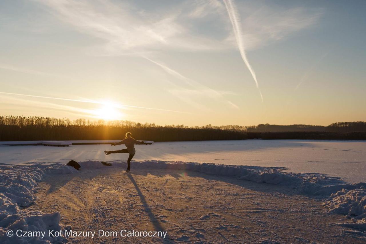 MalkinieCzarny Kot Mazury Dom Caloroczny别墅 外观 照片