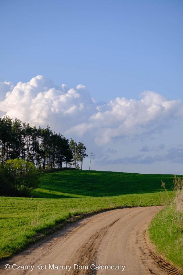 MalkinieCzarny Kot Mazury Dom Caloroczny别墅 外观 照片
