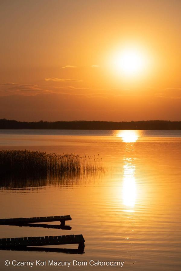 MalkinieCzarny Kot Mazury Dom Caloroczny别墅 外观 照片